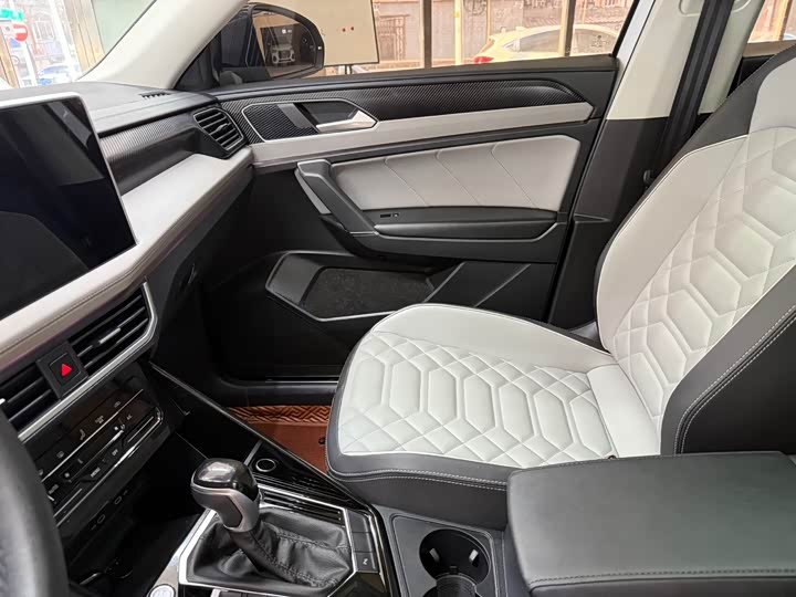 Фото 13 - Volkswagen Tayron