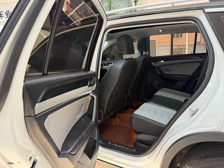 Фото 17 - Volkswagen Tayron