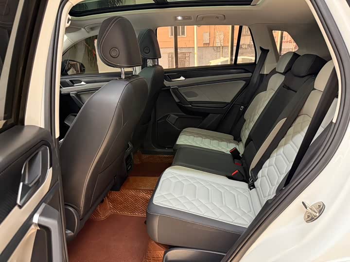 Фото 18 - Volkswagen Tayron