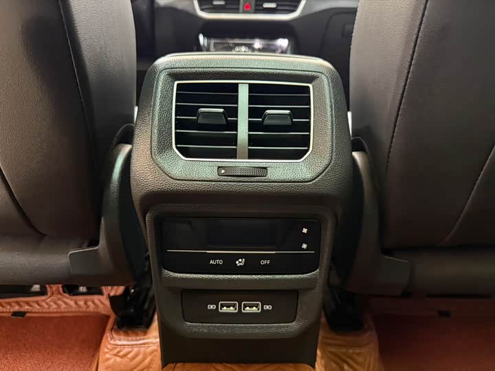 Фото 19 - Volkswagen Tayron