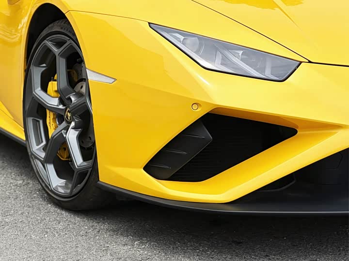 Фото 10 - Lamborghini Huracán