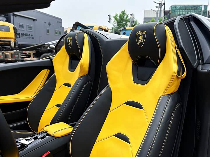 Фото 15 - Lamborghini Huracán