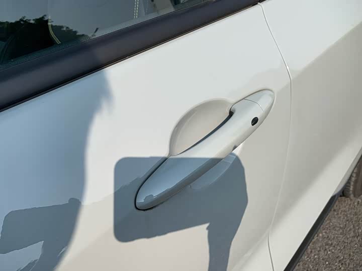 Фото 10 - Ford Equator Sport Hybrid