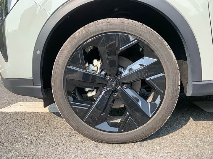 Фото 12 - Ford Equator Sport Hybrid