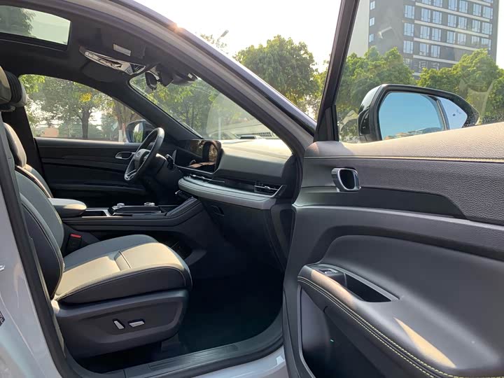 Фото 15 - Ford Equator Sport Hybrid