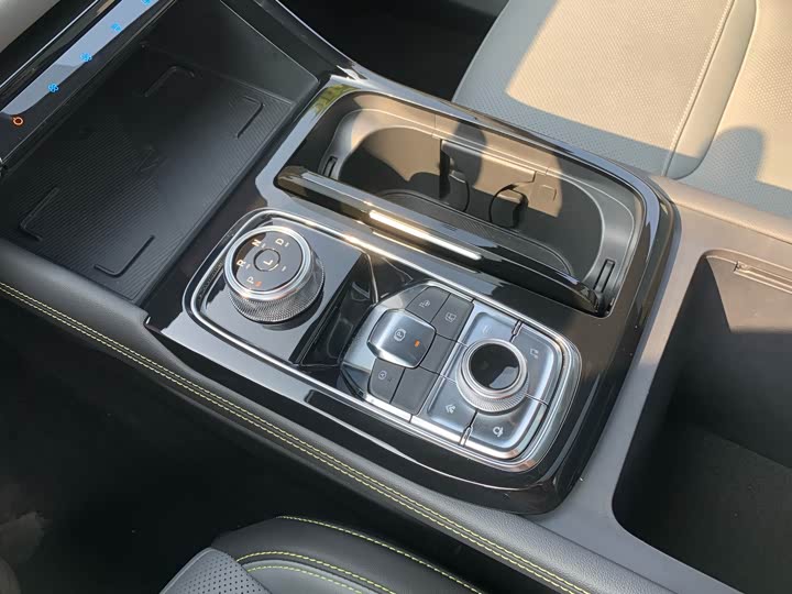 Фото 20 - Ford Equator Sport Hybrid