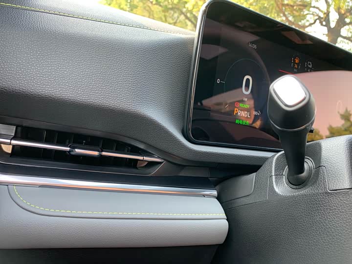 Фото 22 - Ford Equator Sport Hybrid