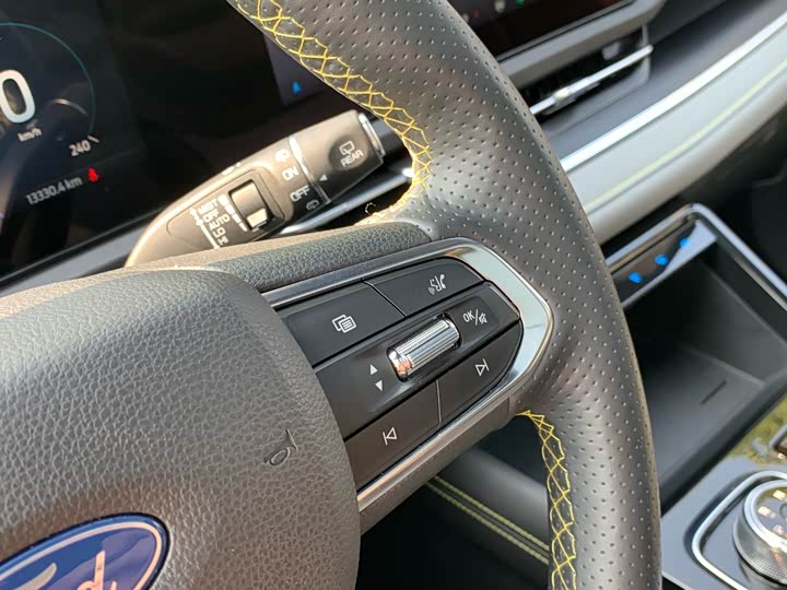 Фото 25 - Ford Equator Sport Hybrid