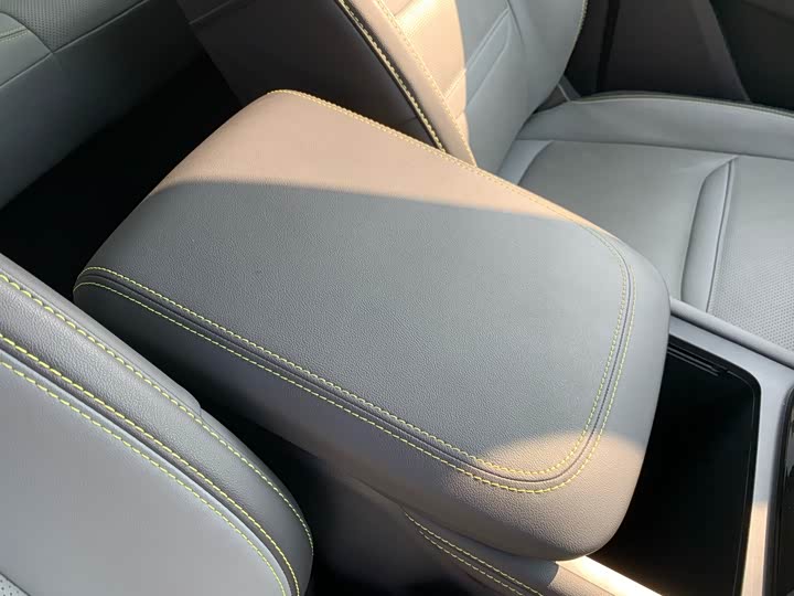 Фото 26 - Ford Equator Sport Hybrid