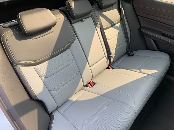 Фото 29 - Ford Equator Sport Hybrid