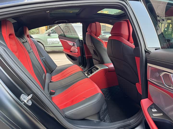 Фото 20 - BMW 8 Series