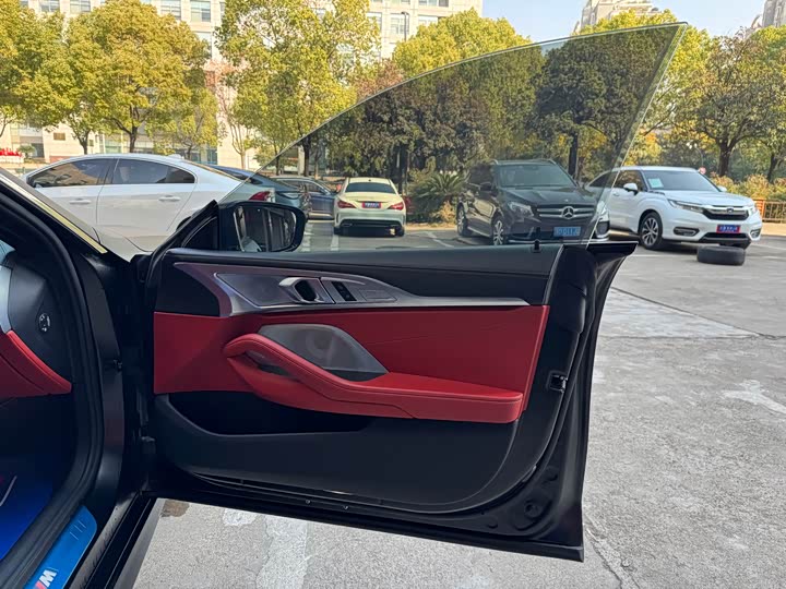 Фото 21 - BMW 8 Series