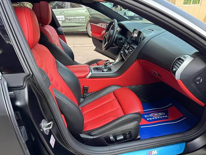 Фото 24 - BMW 8 Series