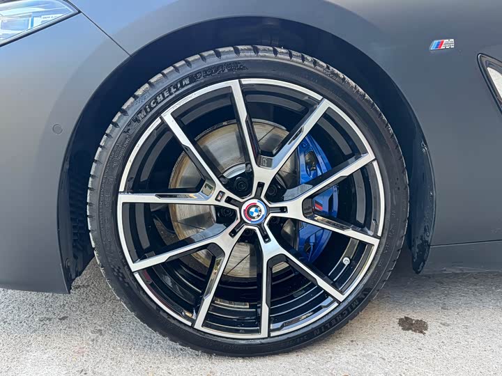 Фото 5 - BMW 8 Series