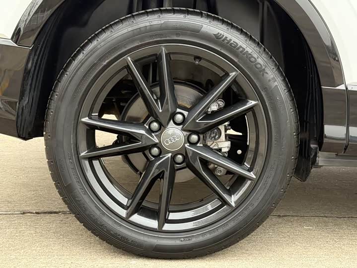 Фото 14 - Audi Q2L