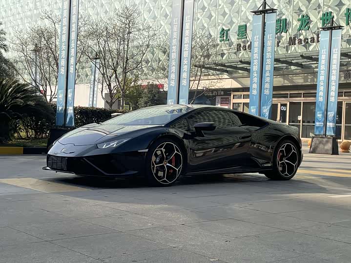 Фото 1 - Lamborghini Huracán