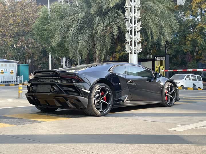 Фото 5 - Lamborghini Huracán