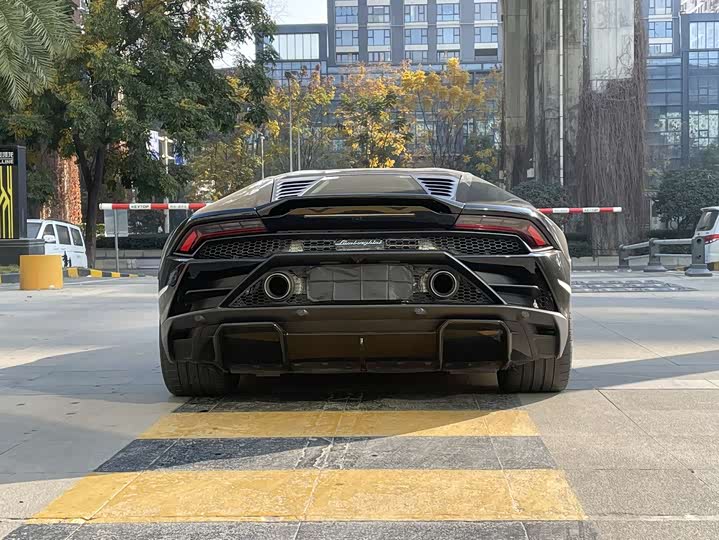 Фото 7 - Lamborghini Huracán