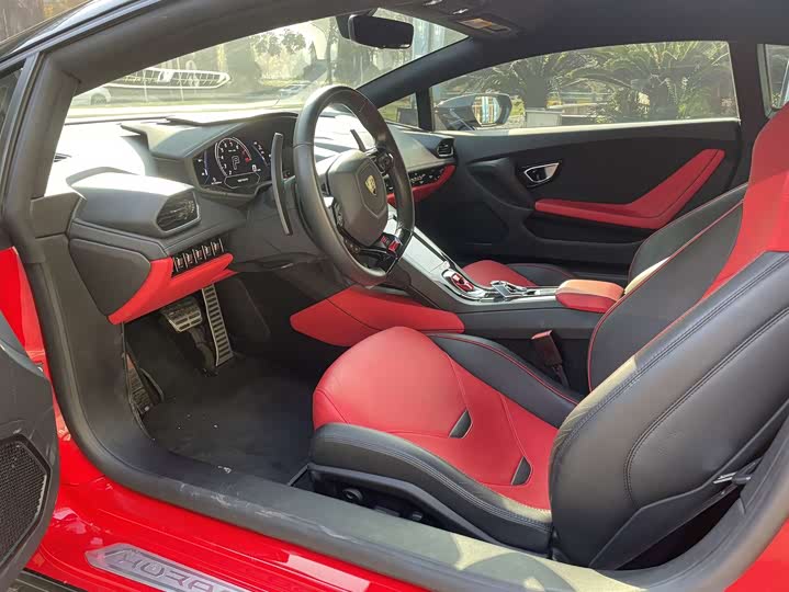 Фото 8 - Lamborghini Huracán