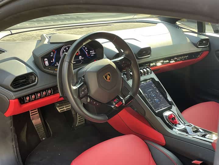 Фото 9 - Lamborghini Huracán