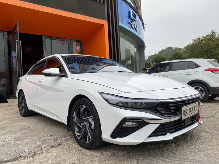 Фото 3 - Hyundai Elantra N line