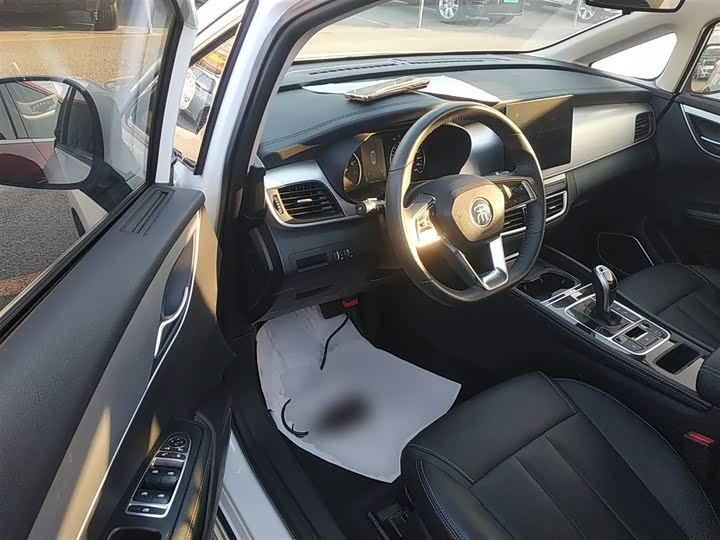 Фото 15 - BYD Song Max