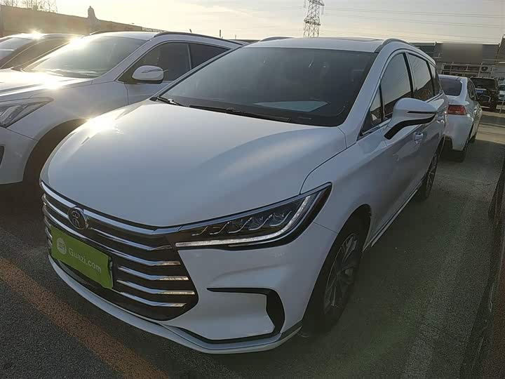 Фото 2 - BYD Song Max