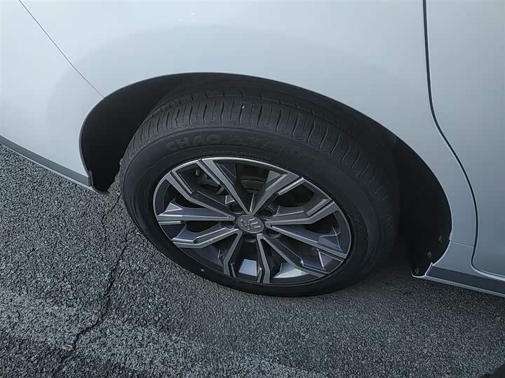 Фото 25 - BYD Song Max