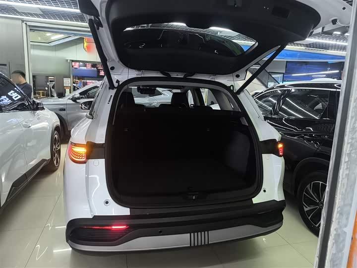 Фото 19 - BYD Sea Lion 05 DM-i Hybrid