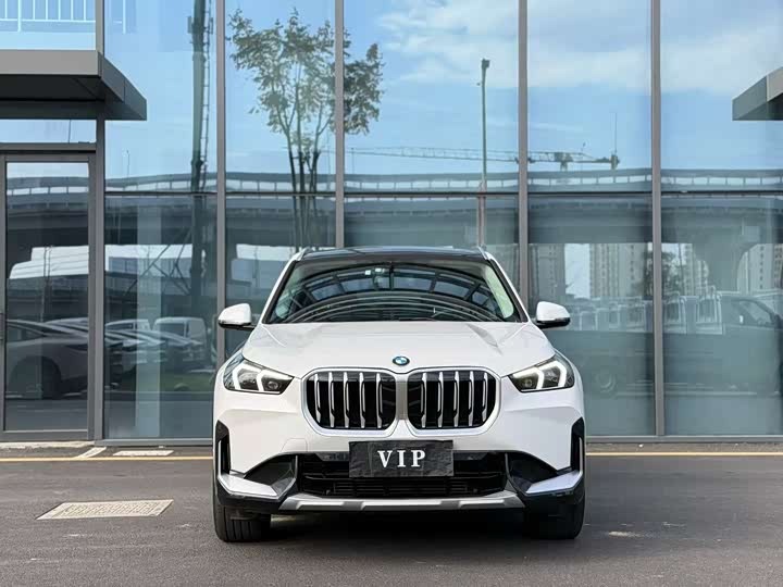 Фото 2 - BMW X1