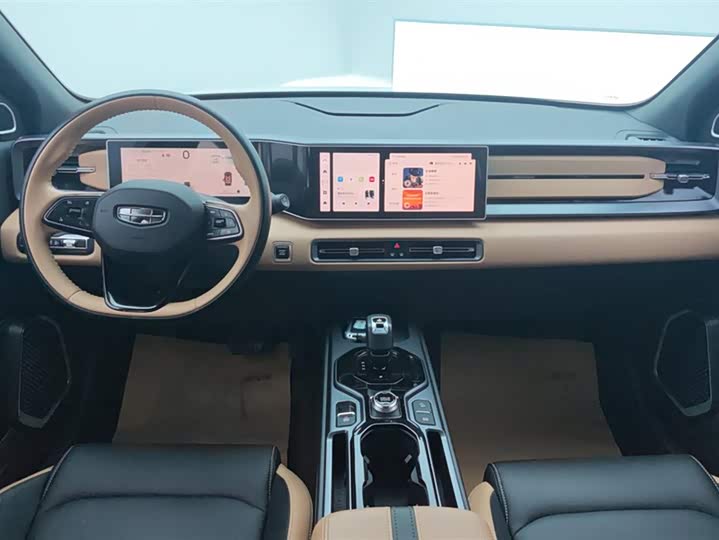 Фото 12 - Geely Icon