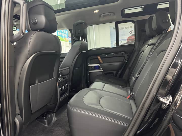 Фото 7 - Land Rover Defender