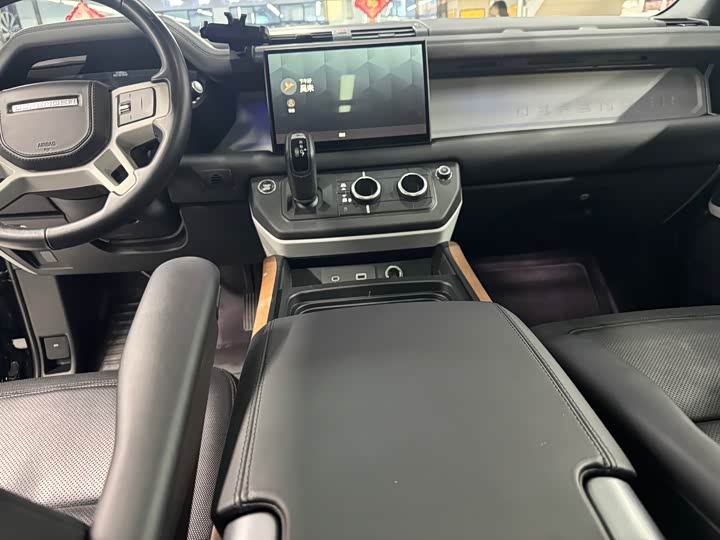 Фото 8 - Land Rover Defender