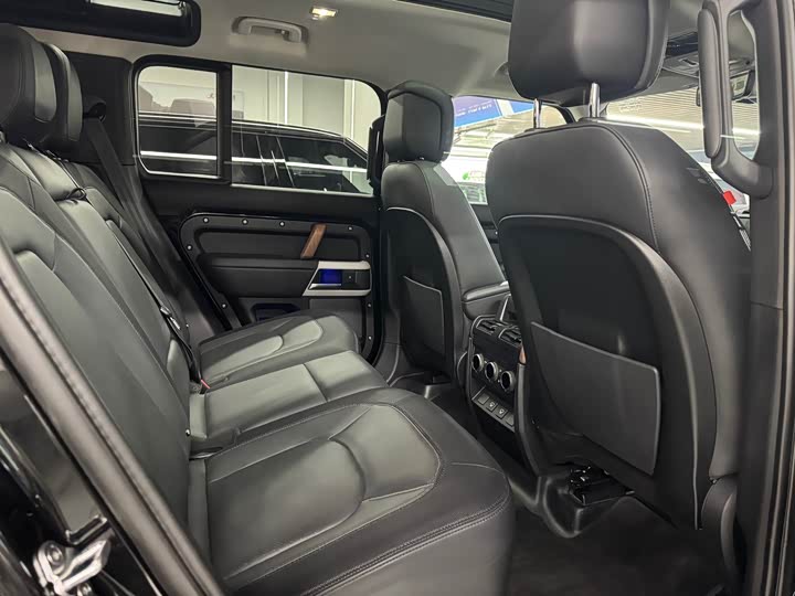 Фото 9 - Land Rover Defender