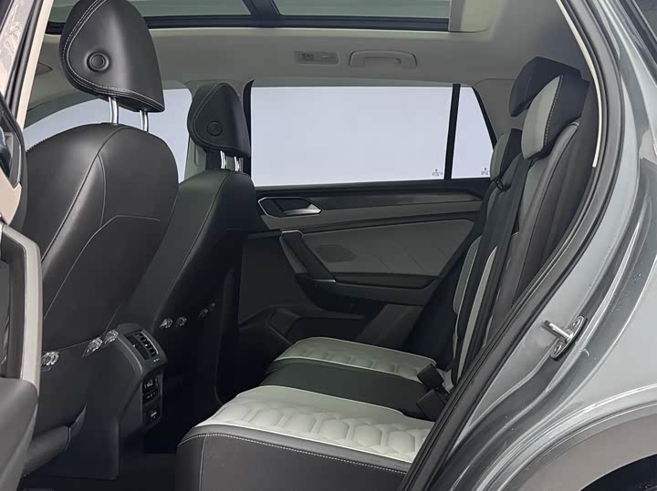 Фото 11 - Volkswagen Tayron