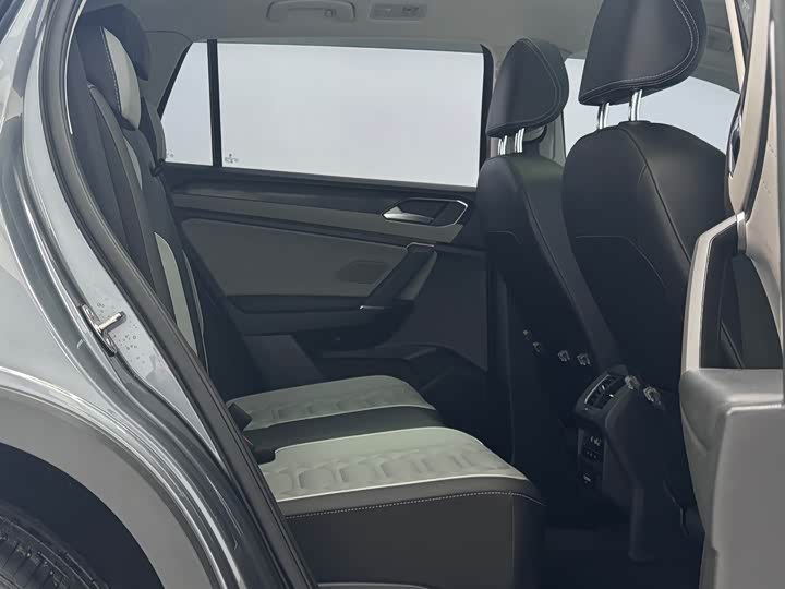 Фото 13 - Volkswagen Tayron