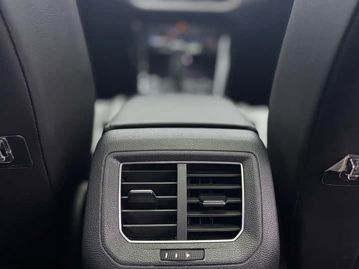 Фото 14 - Volkswagen Tayron