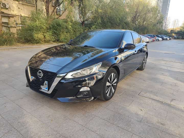 Фото 1 - Nissan Teana