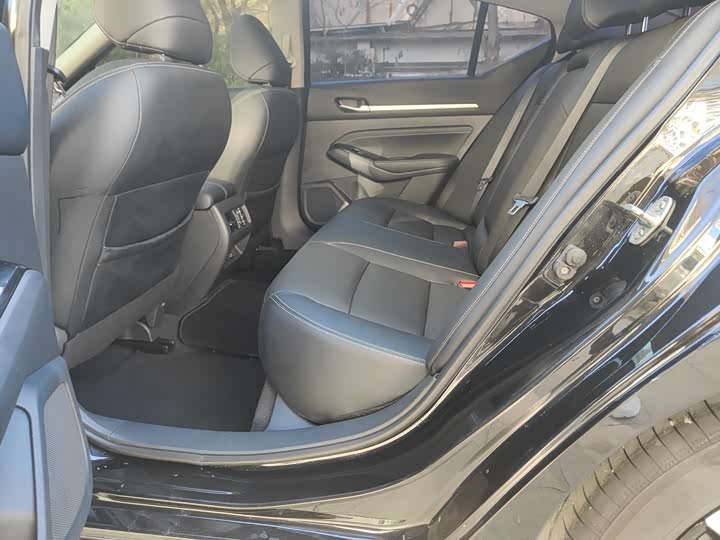 Фото 13 - Nissan Teana