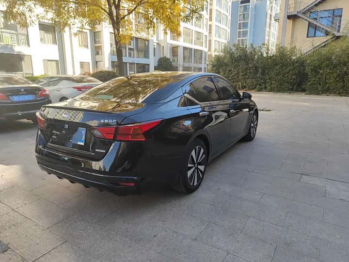 Фото 4 - Nissan Teana