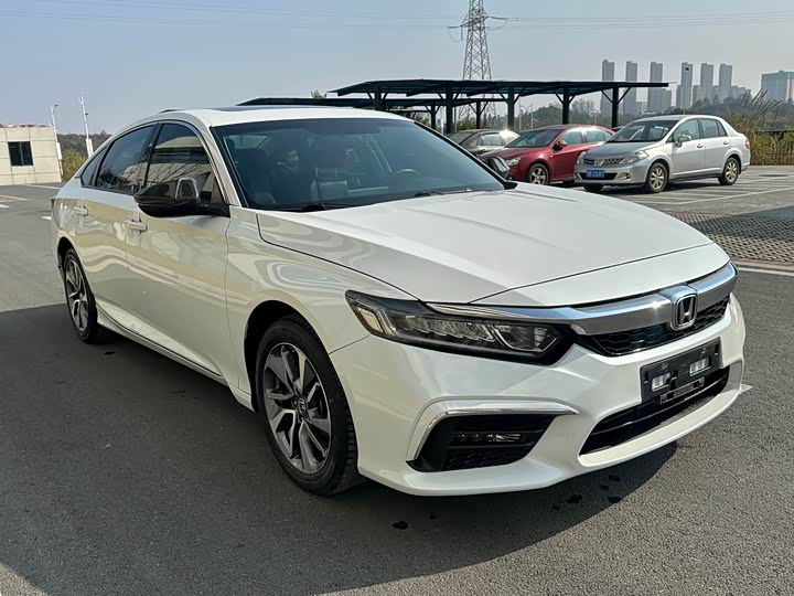 Фото 3 - Honda Inspire