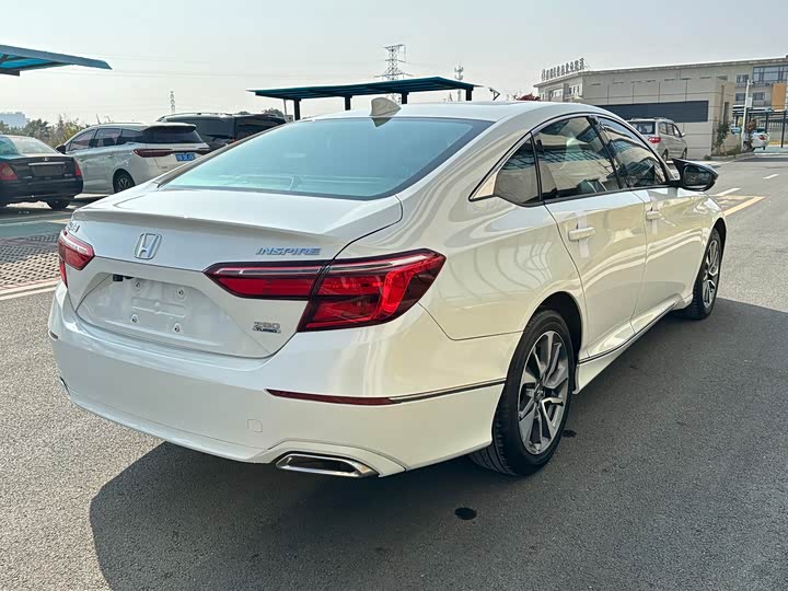 Фото 6 - Honda Inspire