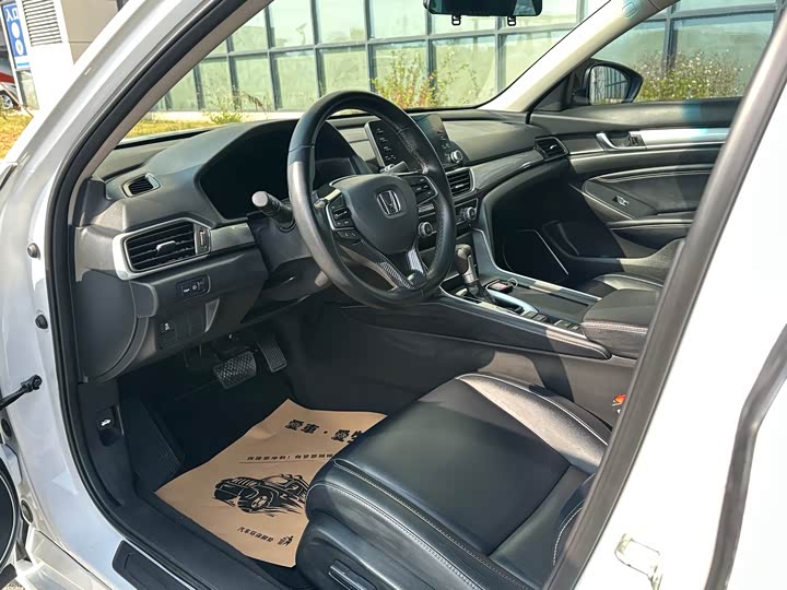 Фото 7 - Honda Inspire