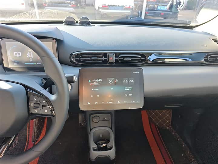 Фото 13 - Leapmotor T03