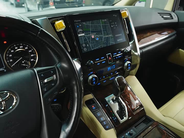 Фото 13 - Toyota Alphard