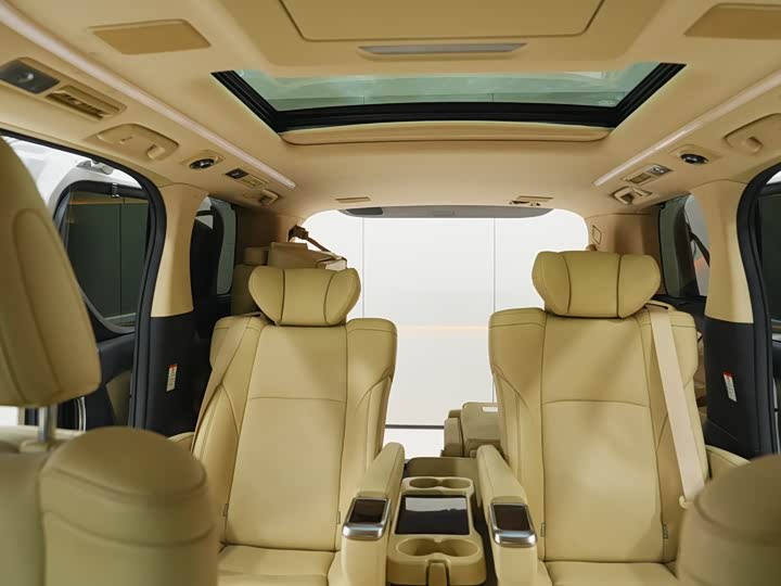 Фото 15 - Toyota Alphard