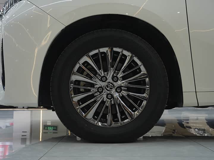 Фото 9 - Toyota Alphard