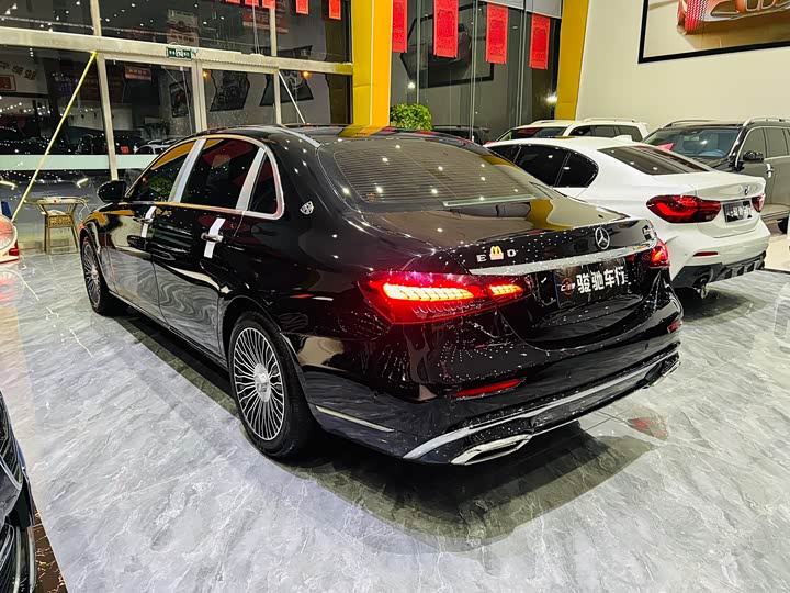 Фото 7 - Mercedes-Benz E-Class