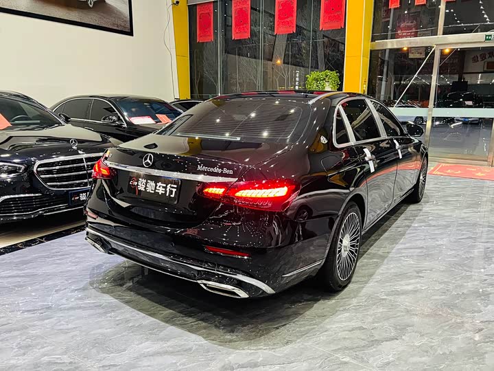 Фото 9 - Mercedes-Benz E-Class