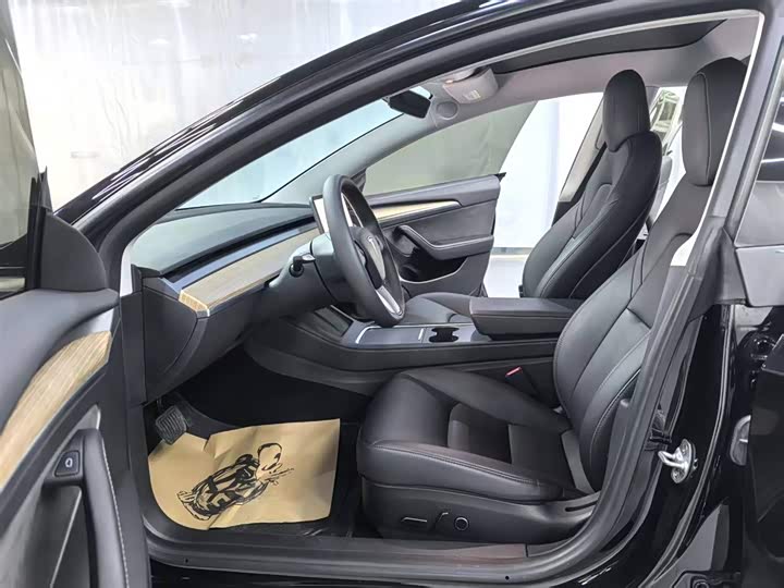 Фото 11 - Tesla Model 3